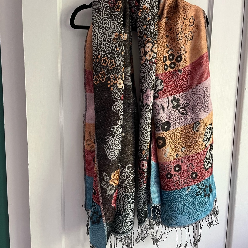Multicolor Floral Pattern Scarf